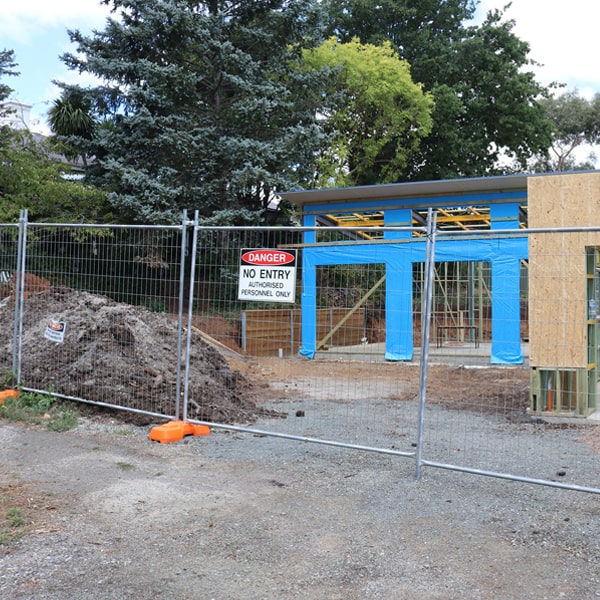 do you deliver and install temporary fencing and what's the price for these services in Coventry
